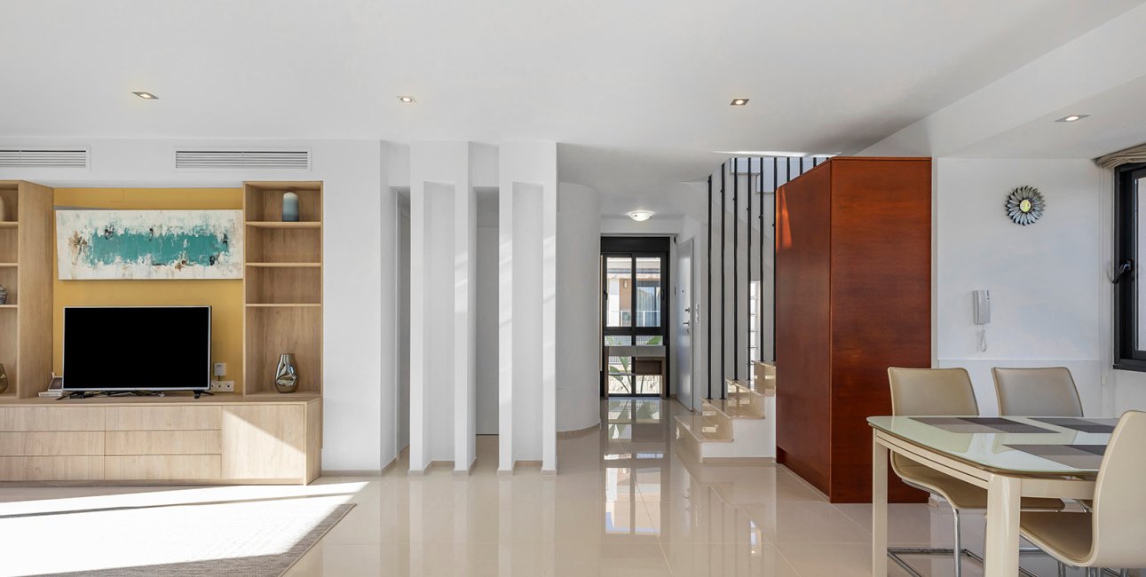 Resale - Villa -
Orihuela Costa - La Zenia