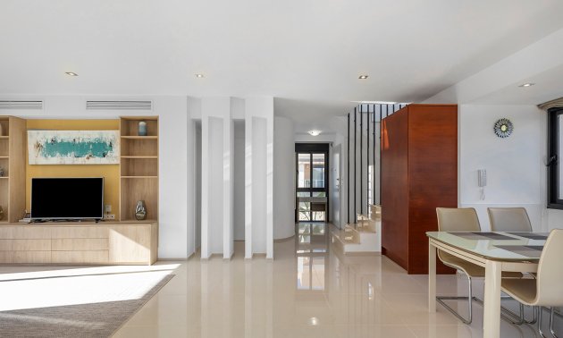 Resale - Villa -
Orihuela Costa - La Zenia