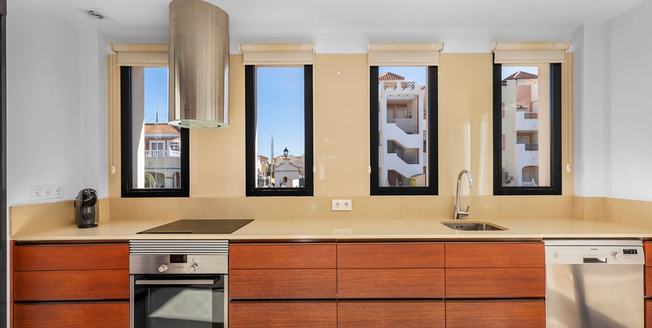 Resale - Villa -
Orihuela Costa - La Zenia