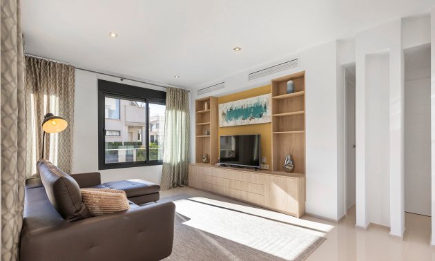 Resale - Villa -
Orihuela Costa - La Zenia