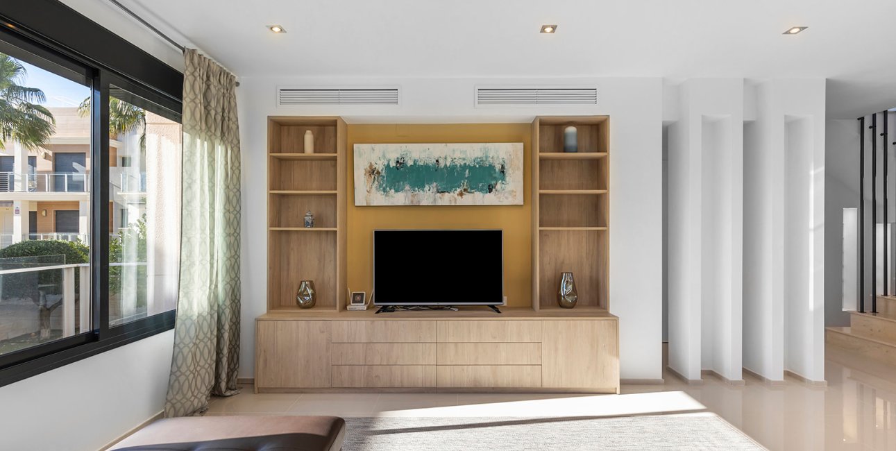 Resale - Villa -
Orihuela Costa - La Zenia