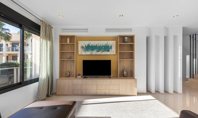 Resale - Villa -
Orihuela Costa - La Zenia