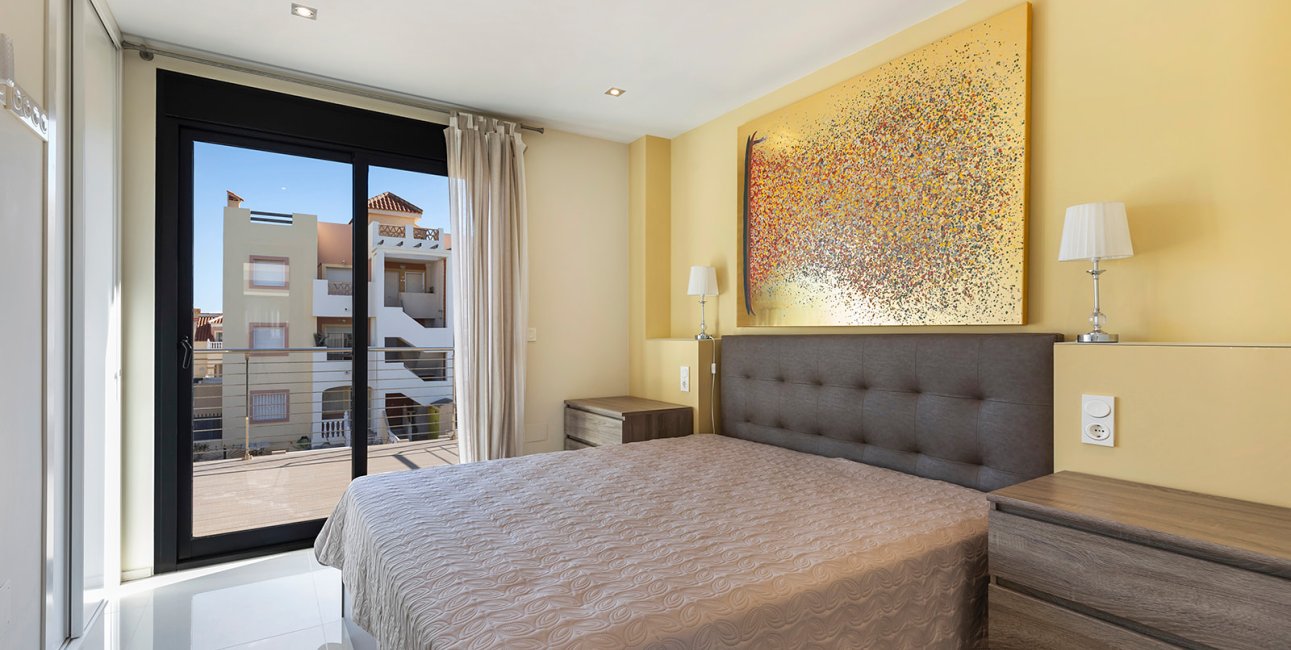 Resale - Villa -
Orihuela Costa - La Zenia