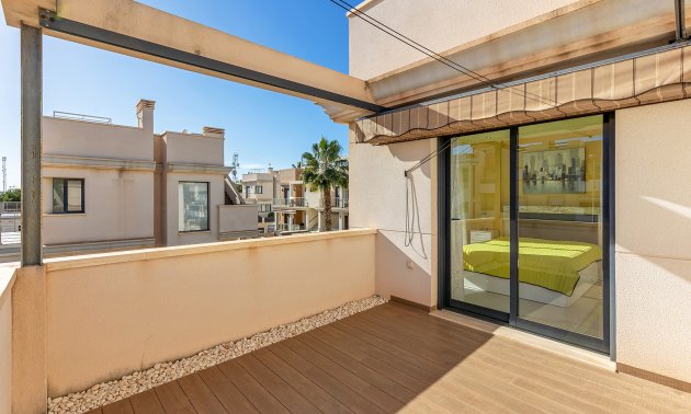 Resale - Villa -
Orihuela Costa - La Zenia