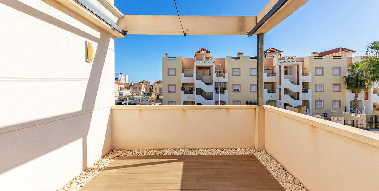 Resale - Villa -
Orihuela Costa - La Zenia