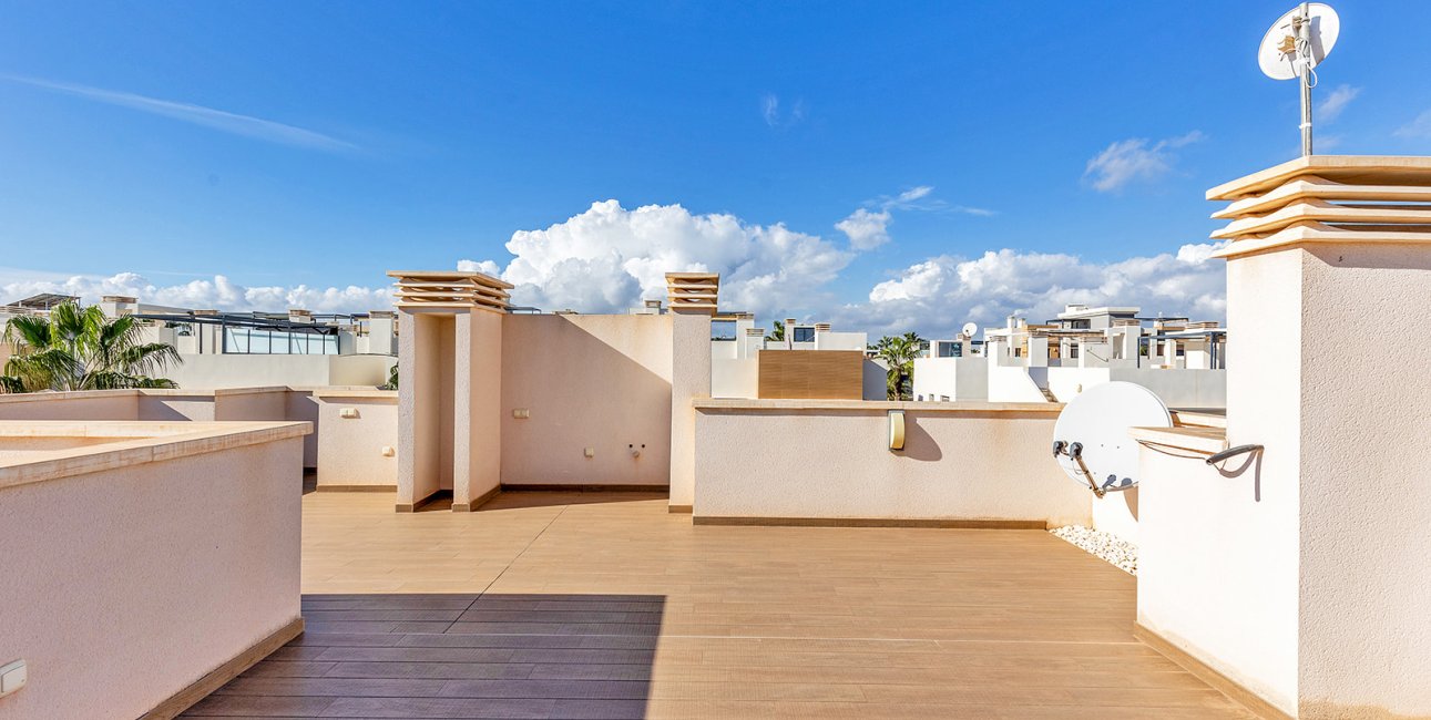 Resale - Villa -
Orihuela Costa - La Zenia