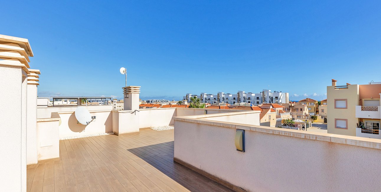 Resale - Villa -
Orihuela Costa - La Zenia