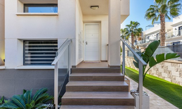 Resale - Villa -
Orihuela Costa - La Zenia