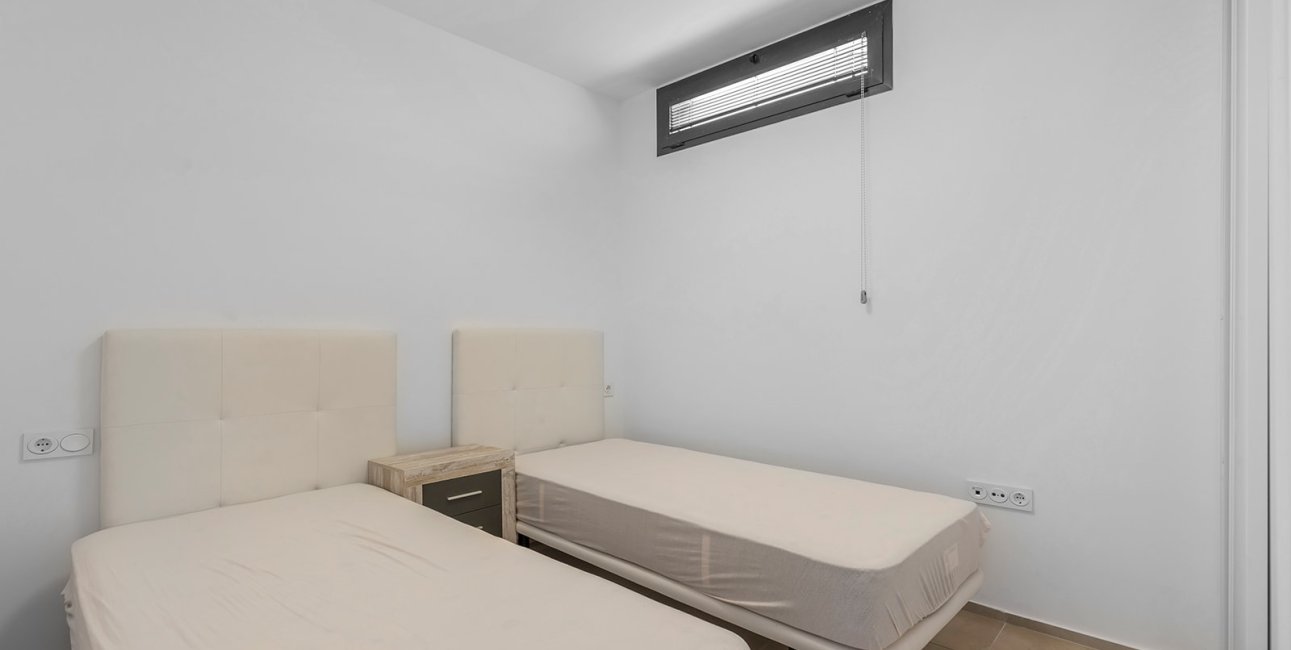 Resale - Villa -
Orihuela Costa - La Zenia