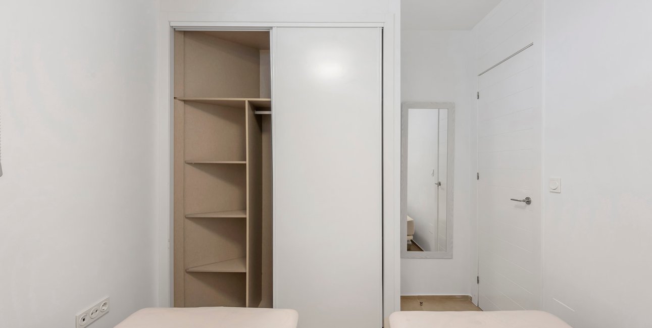 Resale - Villa -
Orihuela Costa - La Zenia