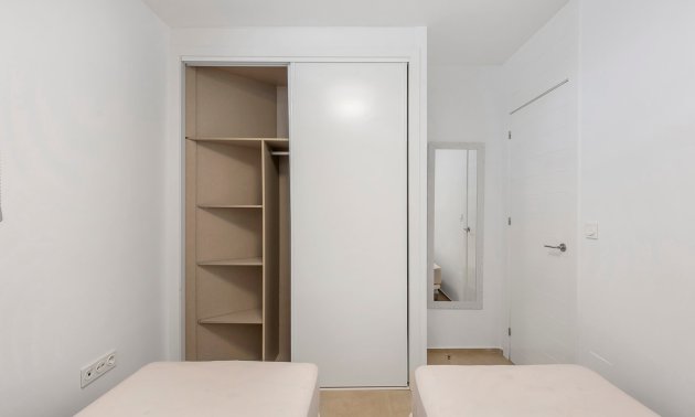 Resale - Villa -
Orihuela Costa - La Zenia