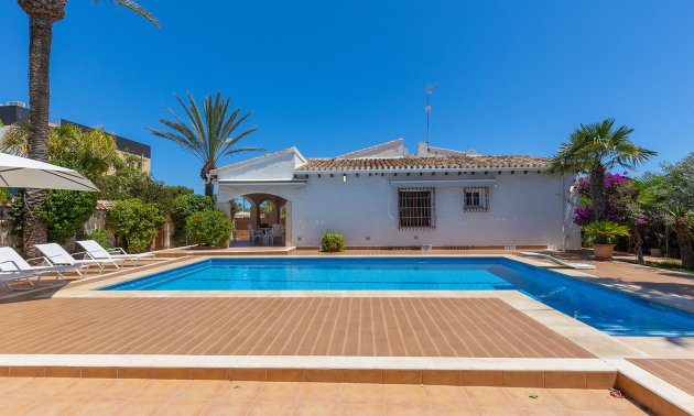Reventa - Villa -
Orihuela Costa - Punta Prima