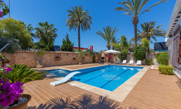 Reventa - Villa -
Orihuela Costa - Punta Prima