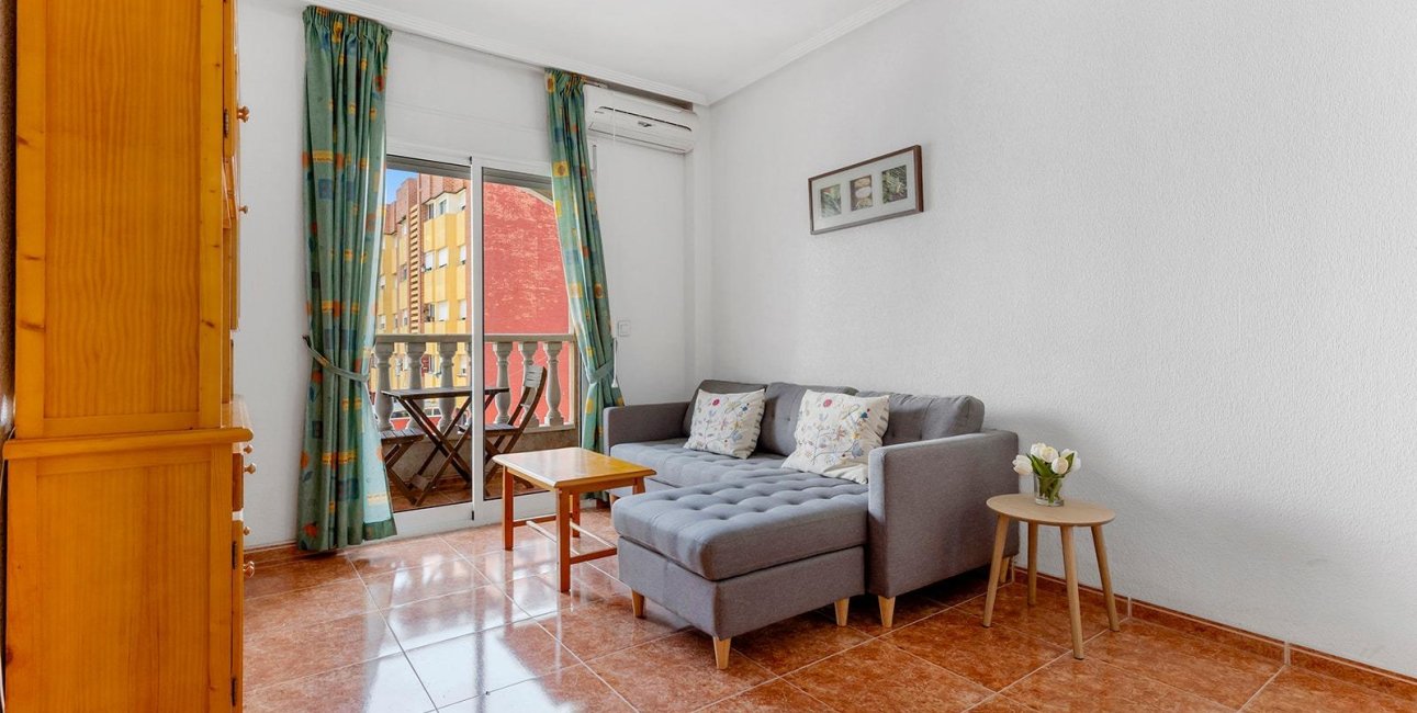 Resale - Apartment / flat -
Torrevieja - Estacion de autobuses