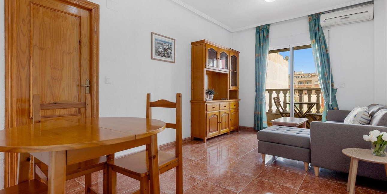 Resale - Apartment / flat -
Torrevieja - Estacion de autobuses