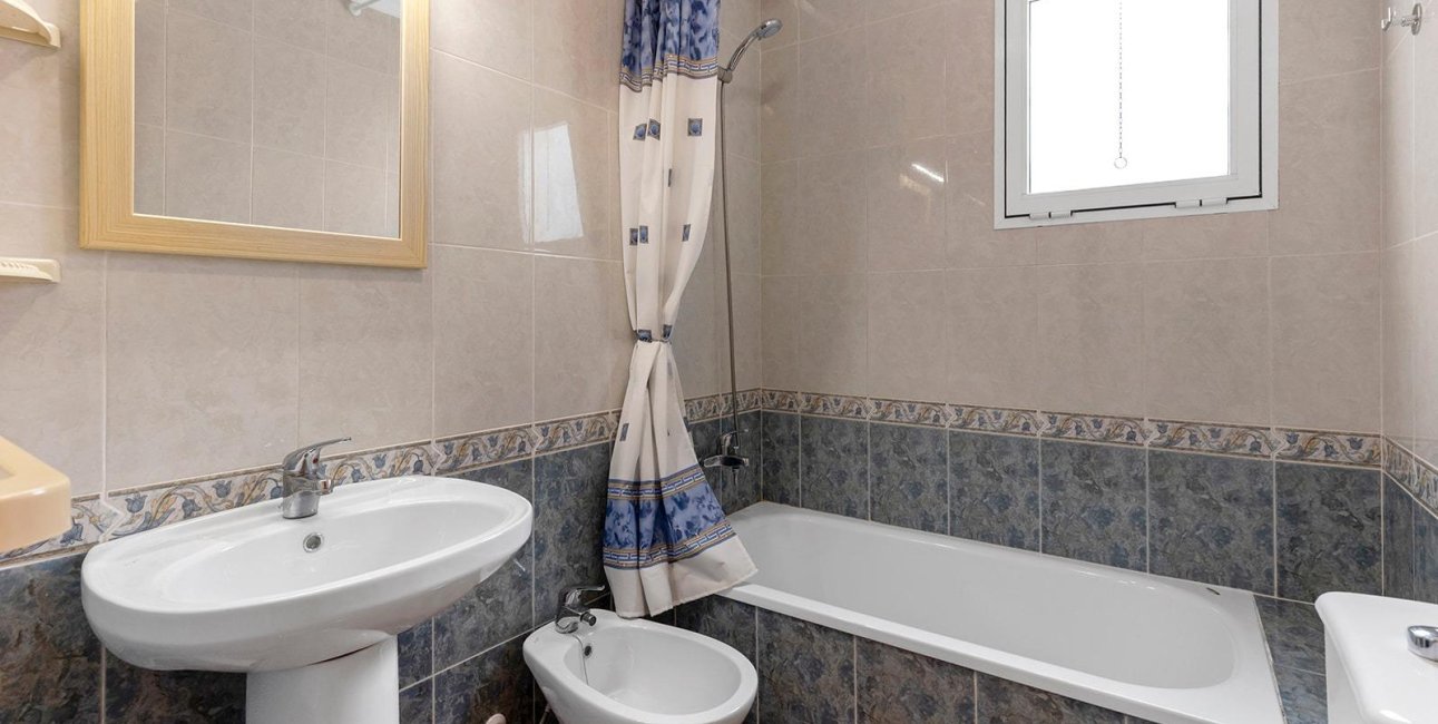 Resale - Apartment / flat -
Torrevieja - Estacion de autobuses