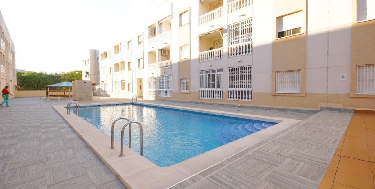 Resale - Apartment / flat -
Torrevieja - Estacion de autobuses