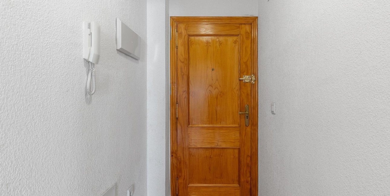 Resale - Apartment / flat -
Torrevieja - Estacion de autobuses