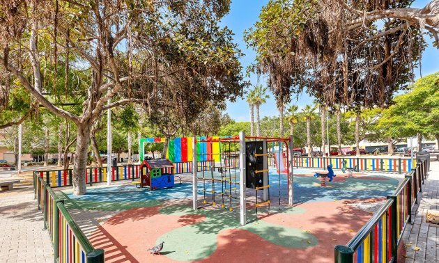 Resale - Apartment / flat -
Torrevieja - Estacion de autobuses