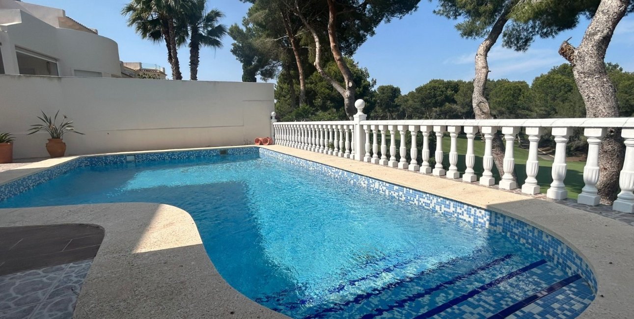 Resale - Villa -
Orihuela Costa - Lomas De Campoamor-las Ramblas