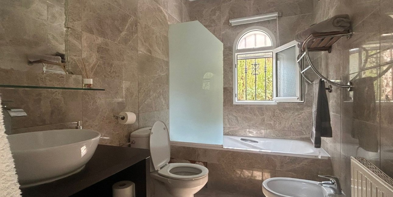 Resale - Villa -
Orihuela Costa - Lomas De Campoamor-las Ramblas