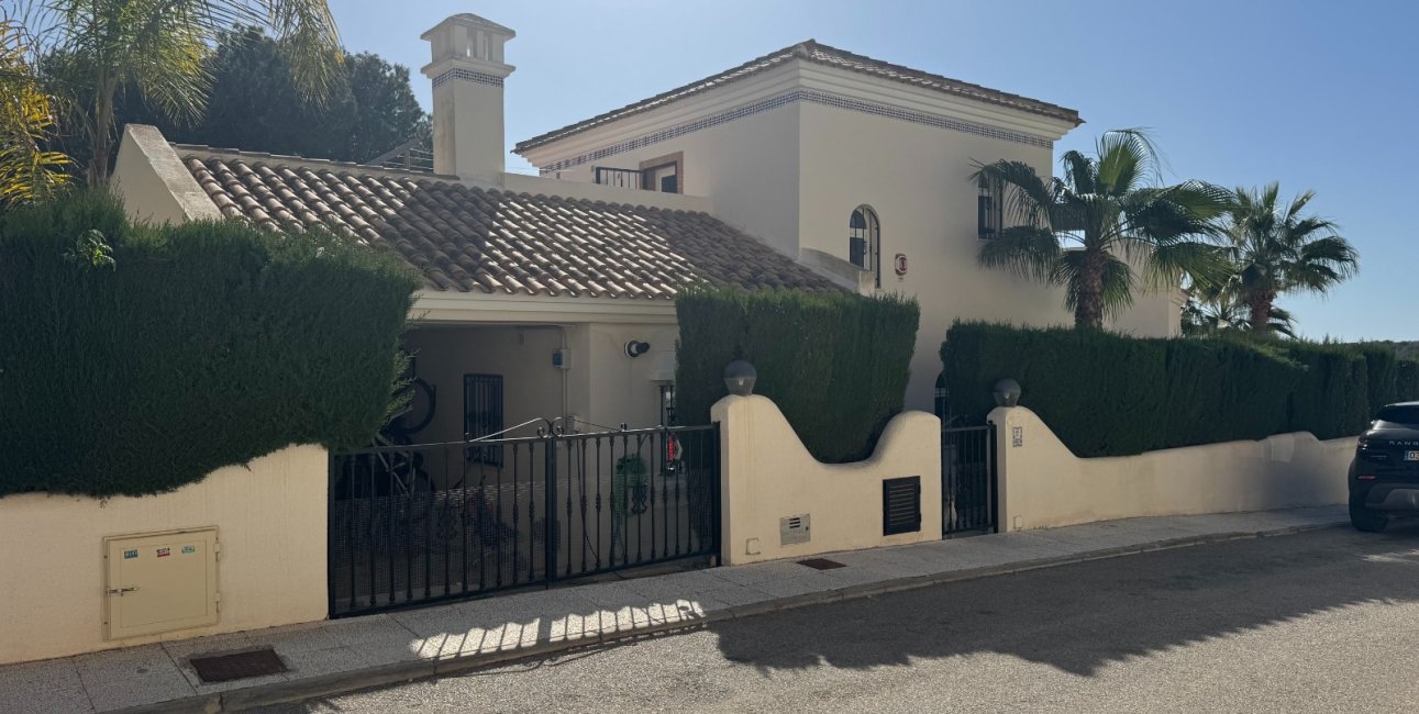 Resale - Villa -
Orihuela Costa - Lomas De Campoamor-las Ramblas