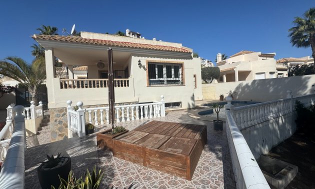 Resale - Villa -
Orihuela Costa - Lomas De Campoamor-las Ramblas