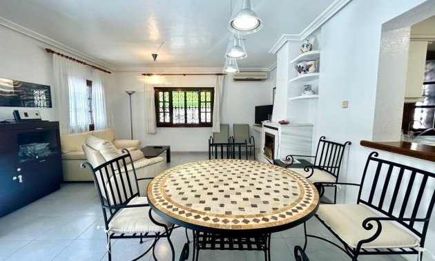 Resale - Villa -
Orihuela Costa - La Zenia