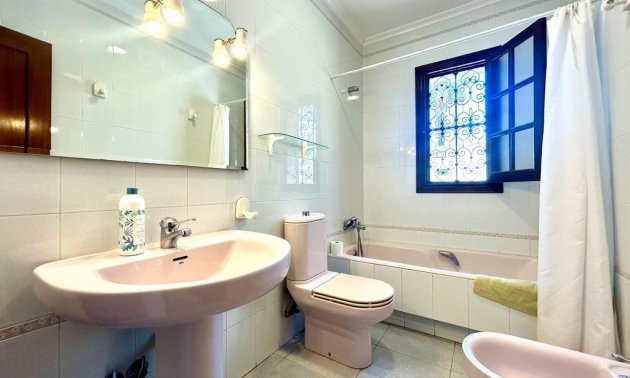 Resale - Villa -
Orihuela Costa - La Zenia