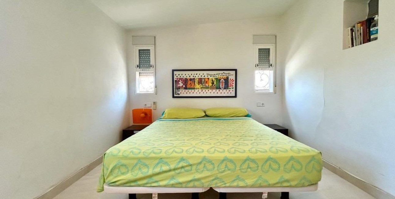 Resale - Villa -
Orihuela Costa - La Zenia