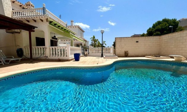 Resale - Villa -
Orihuela Costa - La Zenia