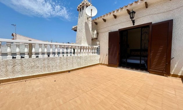 Resale - Villa -
Orihuela Costa - La Zenia