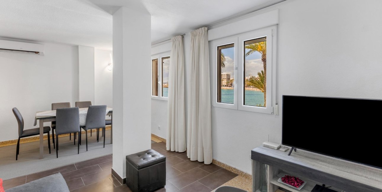 Resale - Apartment / flat -
Torrevieja - Playa del Cura