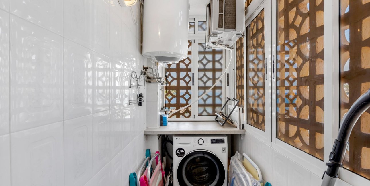 Resale - Apartment / flat -
Torrevieja - Playa del Cura