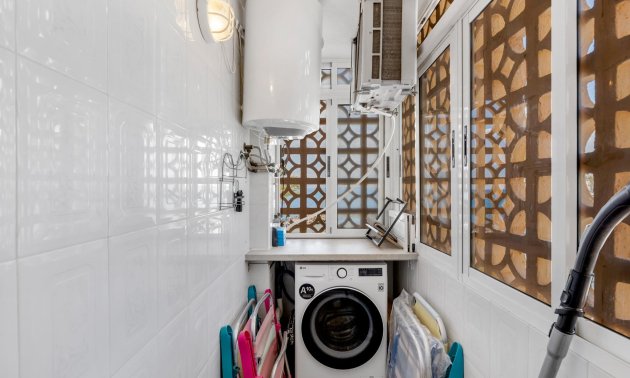 Resale - Apartment / flat -
Torrevieja - Playa del Cura