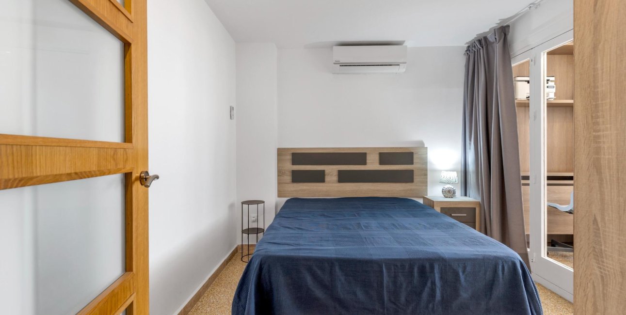 Resale - Apartment / flat -
Torrevieja - Playa del Cura