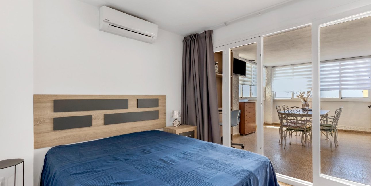 Resale - Apartment / flat -
Torrevieja - Playa del Cura