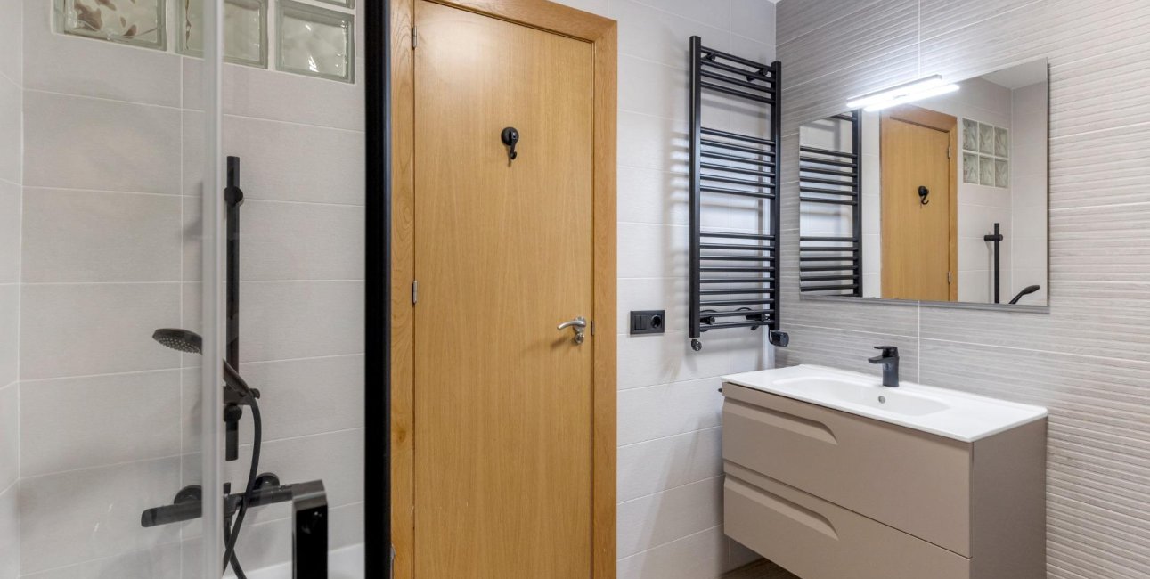 Resale - Apartment / flat -
Torrevieja - Playa del Cura