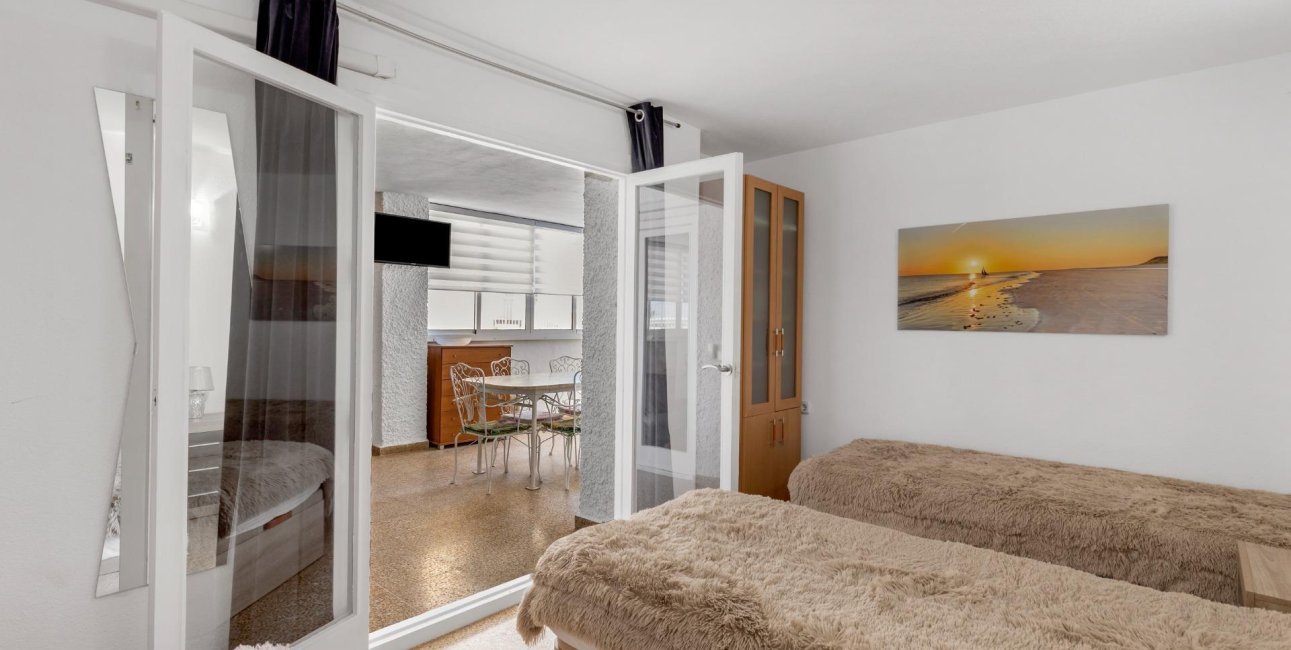 Resale - Apartment / flat -
Torrevieja - Playa del Cura