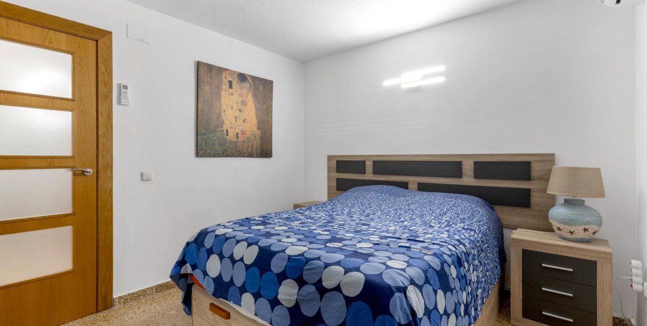 Resale - Apartment / flat -
Torrevieja - Playa del Cura