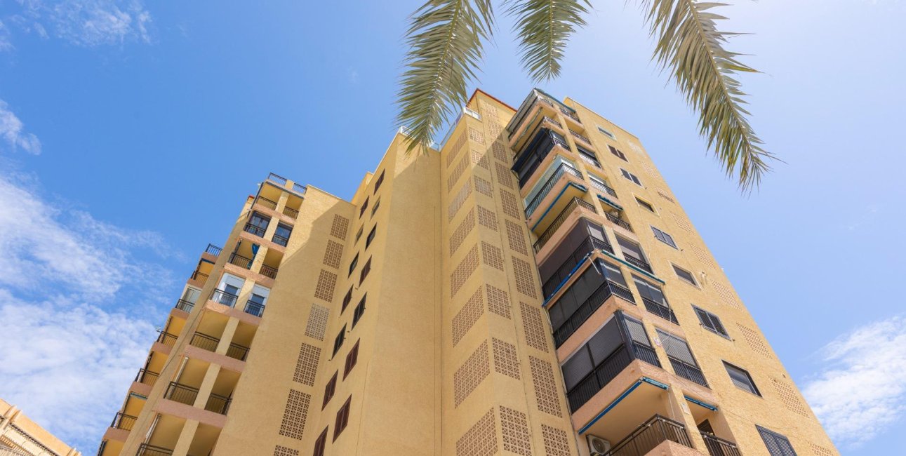 Resale - Apartment / flat -
Torrevieja - Playa del Cura