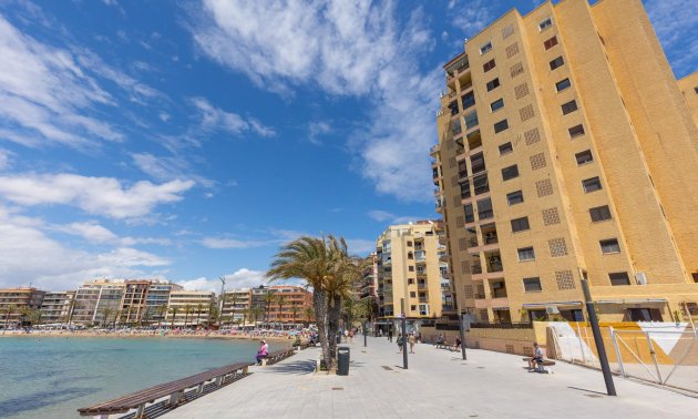 Resale - Apartment / flat -
Torrevieja - Playa del Cura