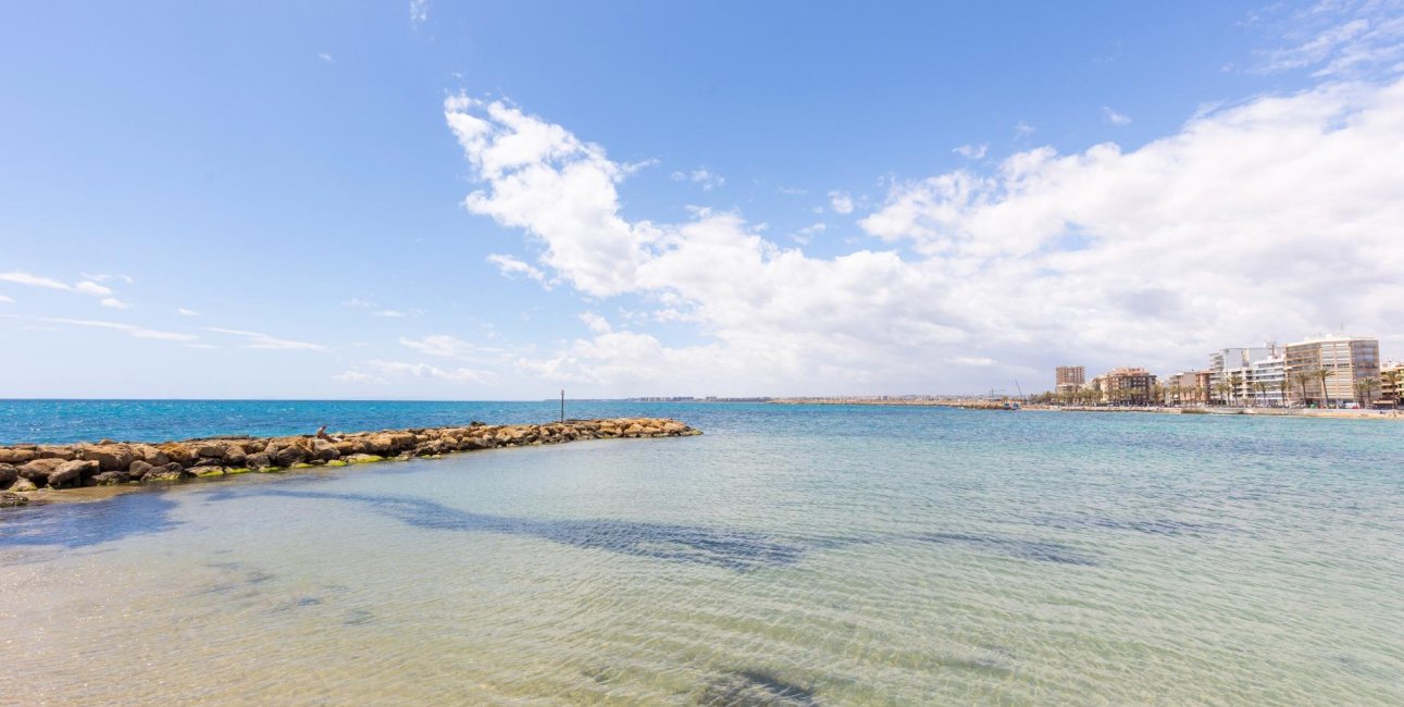 Resale - Apartment / flat -
Torrevieja - Playa del Cura
