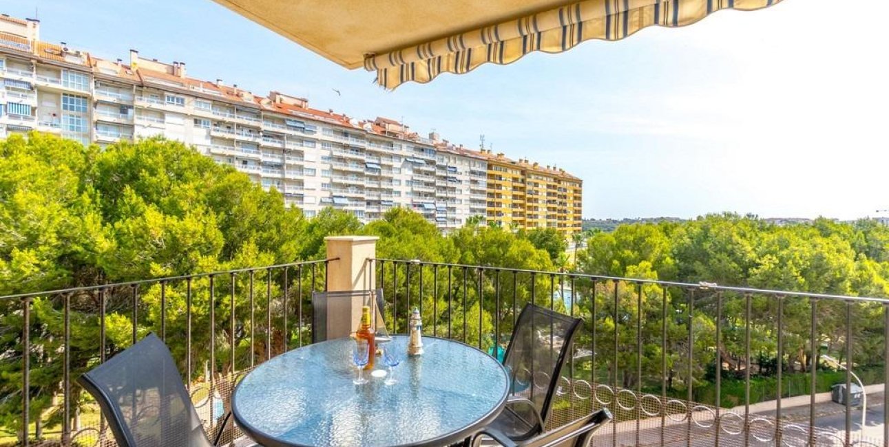 Resale - Apartment / flat -
Orihuela Costa - Campoamor