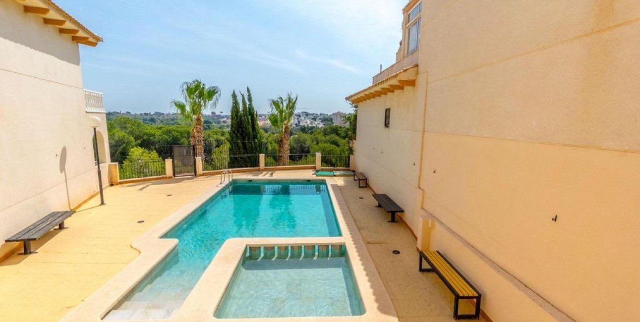 Resale - Apartment / flat -
Orihuela Costa - Campoamor