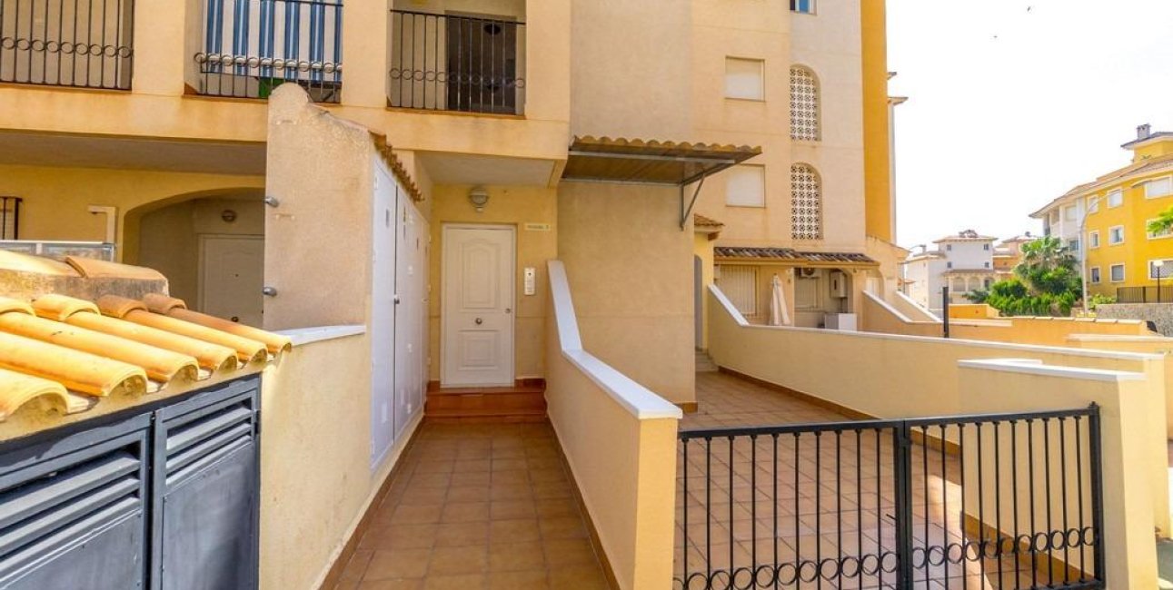 Resale - Apartment / flat -
Orihuela Costa - Campoamor