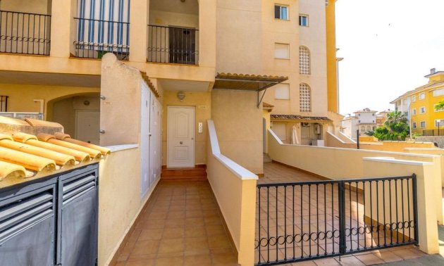 Resale - Apartment / flat -
Orihuela Costa - Campoamor