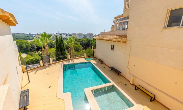 Resale - Apartment / flat -
Orihuela Costa - Campoamor