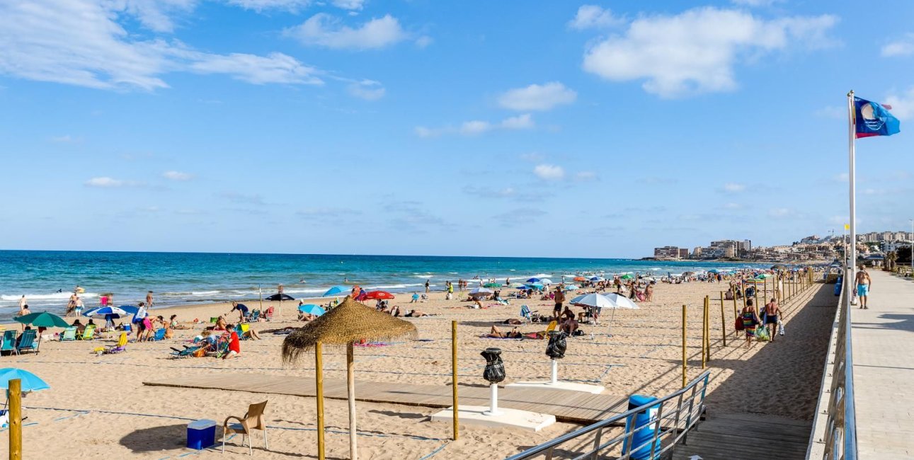 Rynek wtórny - Mieszkanie w bloku -
Torrevieja - La Mata