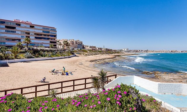 Rynek wtórny - Mieszkanie w bloku -
Torrevieja - La Mata